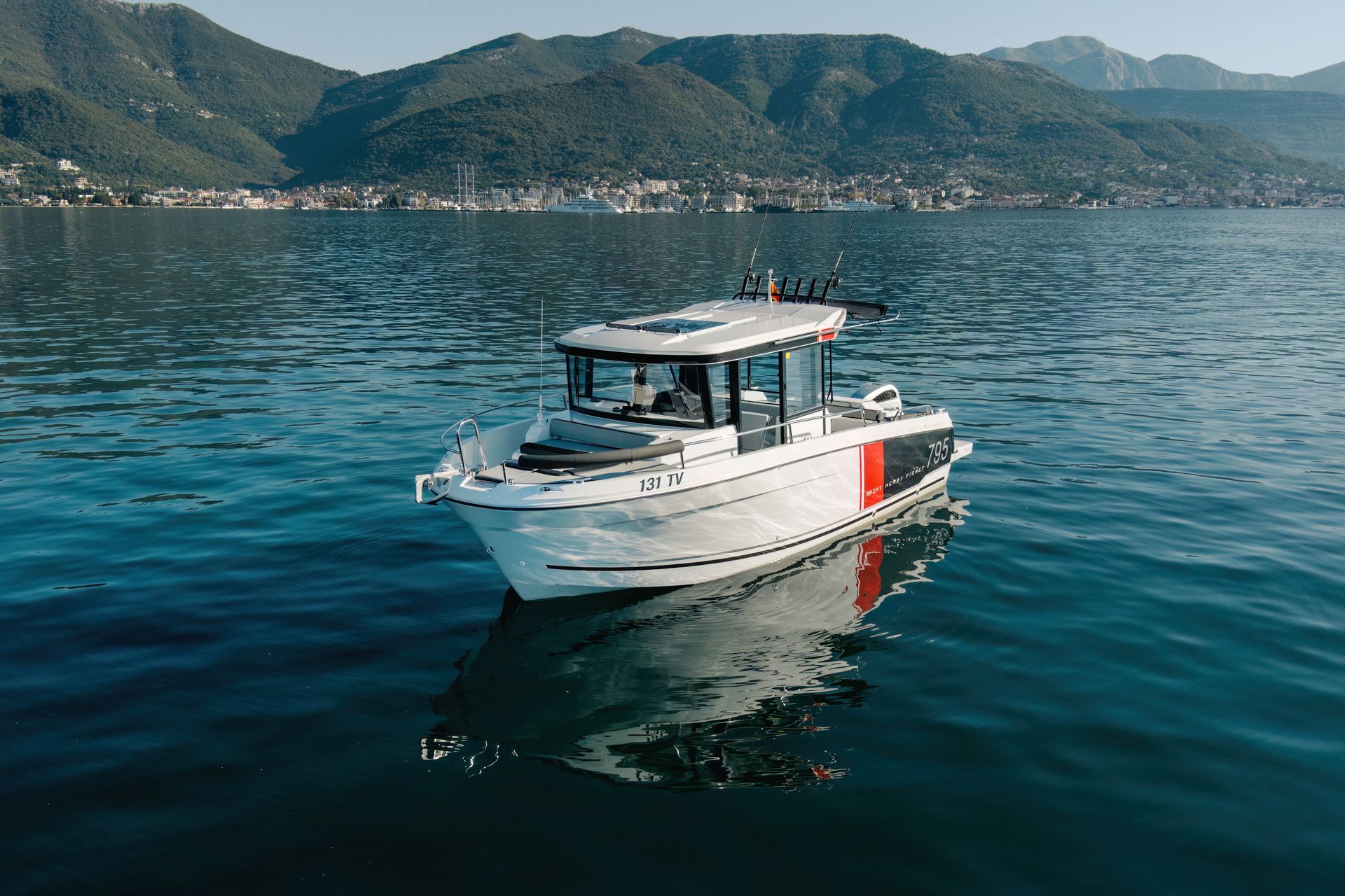 JEANNEAU MERRY FISHER 795 SPORT front