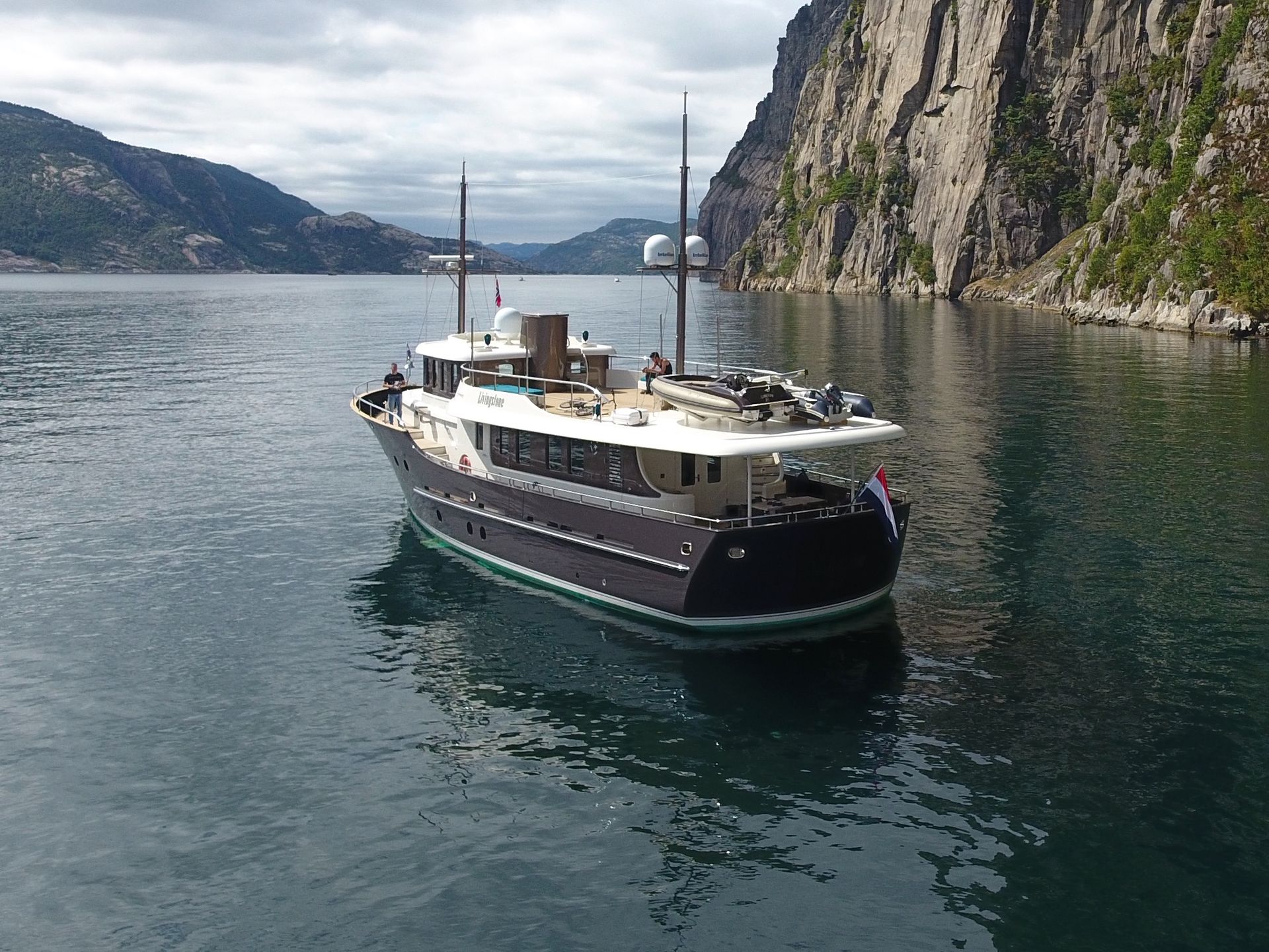 Hartman Yachts Livingstone 24 stern