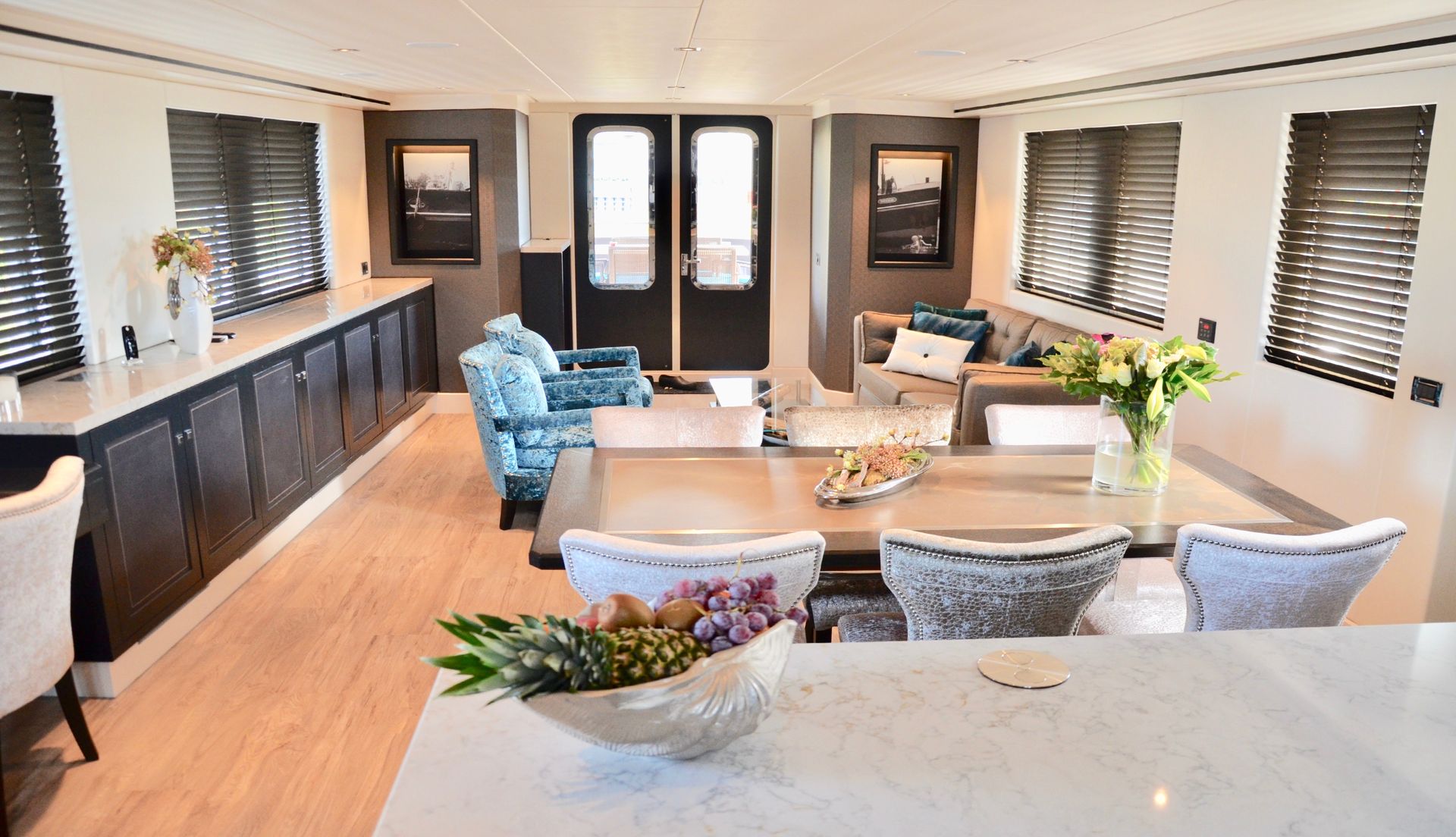 Hartman Yachts Livingstone 24 salon front