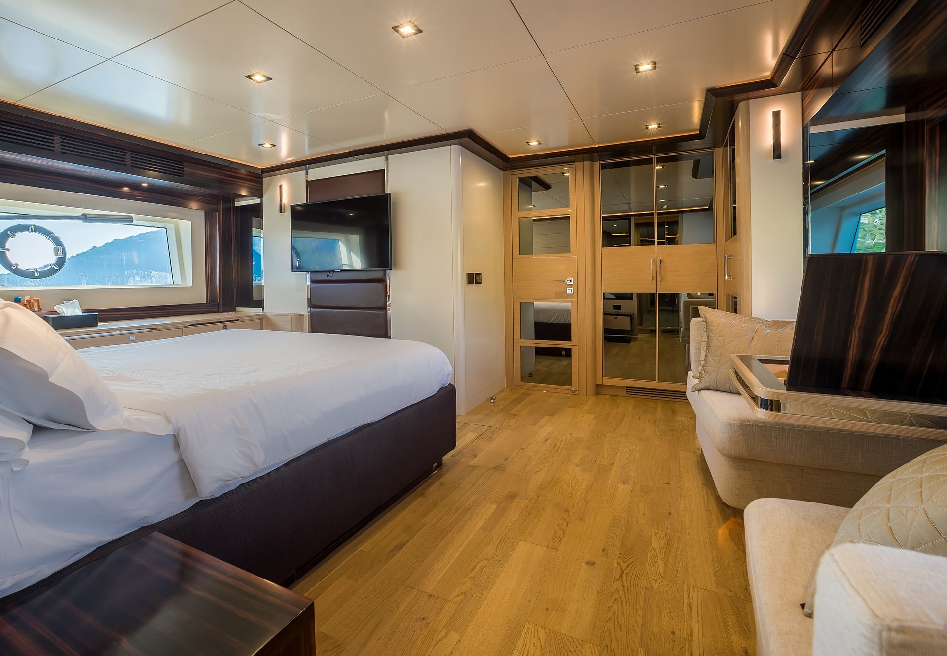 Sirena 64 master cabin