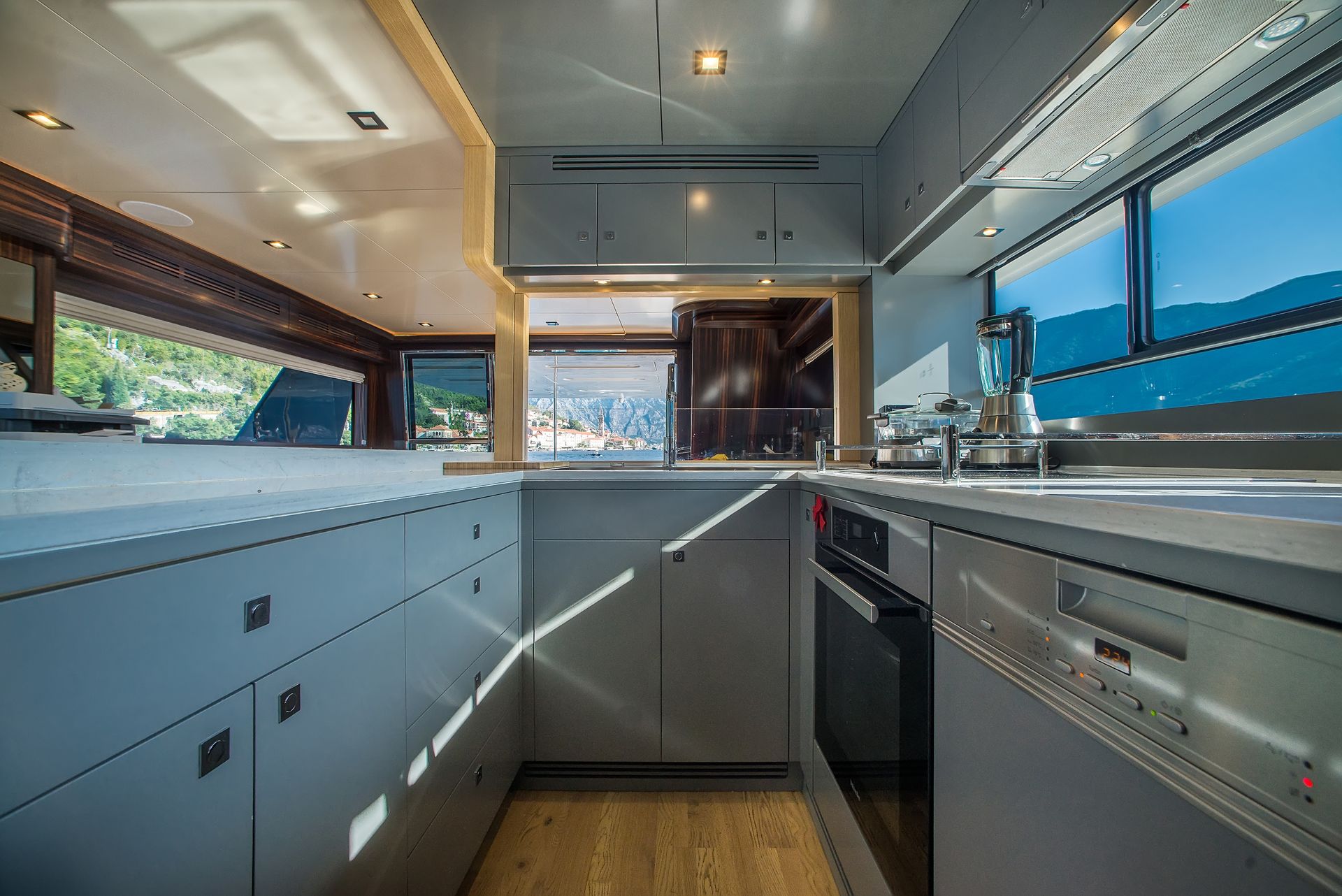 Sirena 64 galley