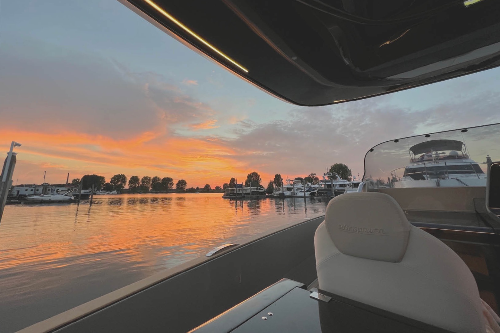 Solaris Power 40 Open sunset Portside