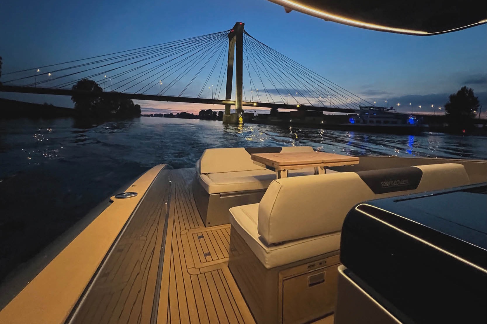 Solaris Power 40 Open sunset