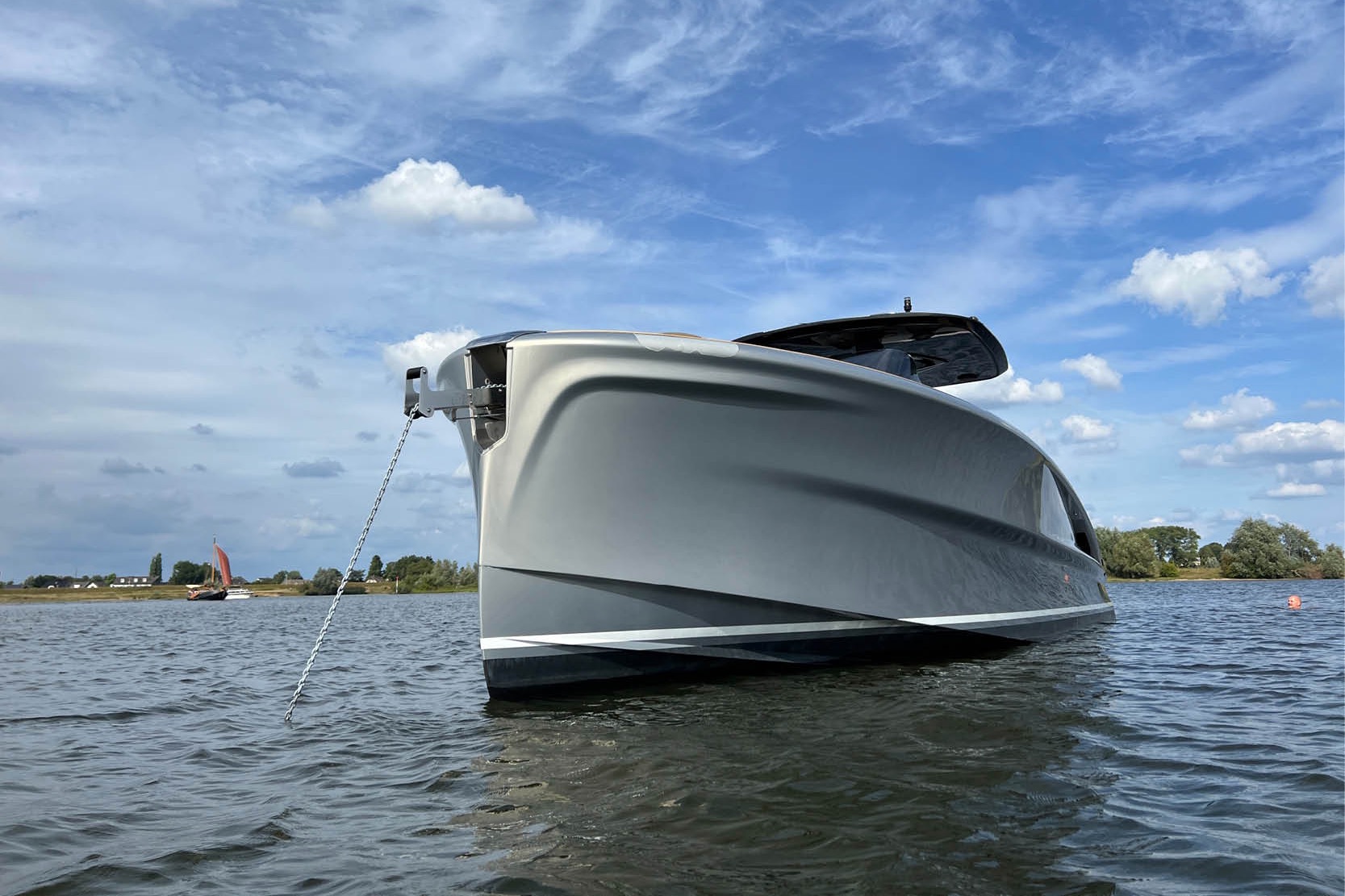 Solaris Power 40 bow anchor