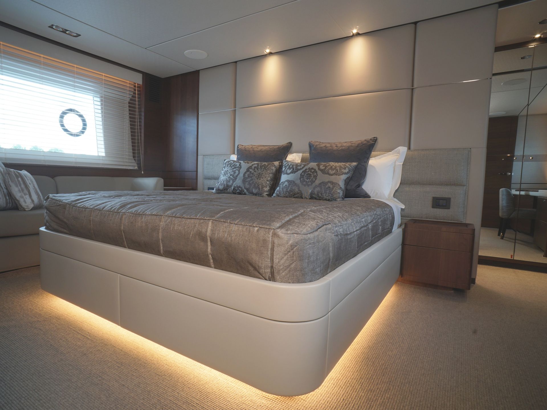 Princess Y75 Flybridge owners cabin