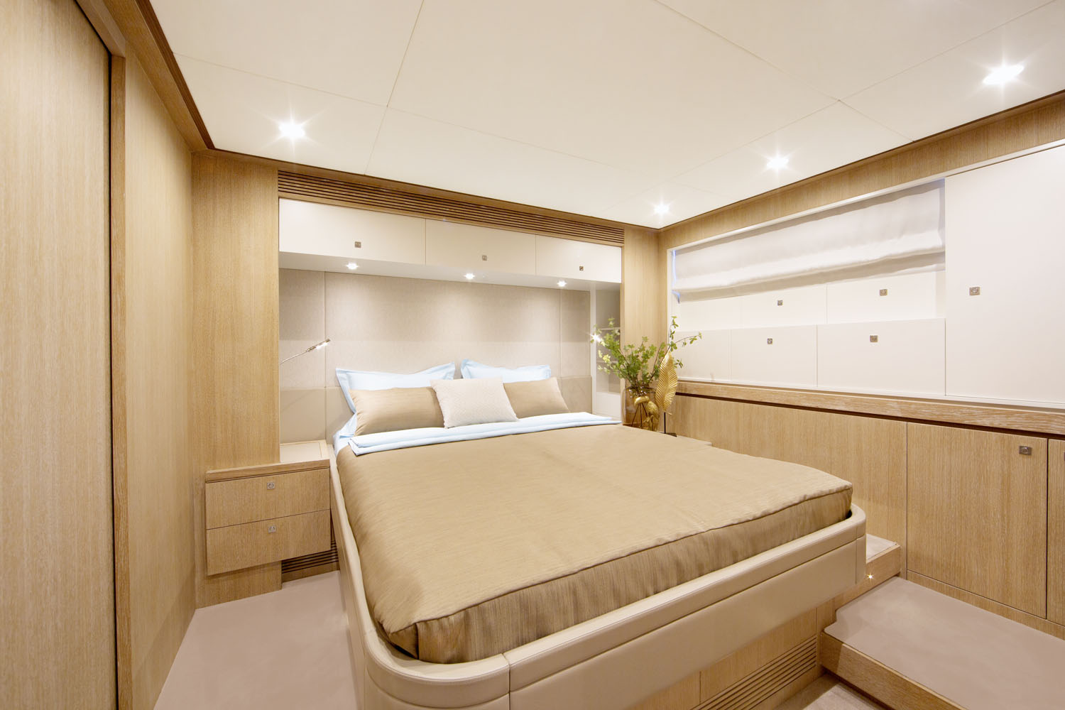VIP cabin Helga yacht
